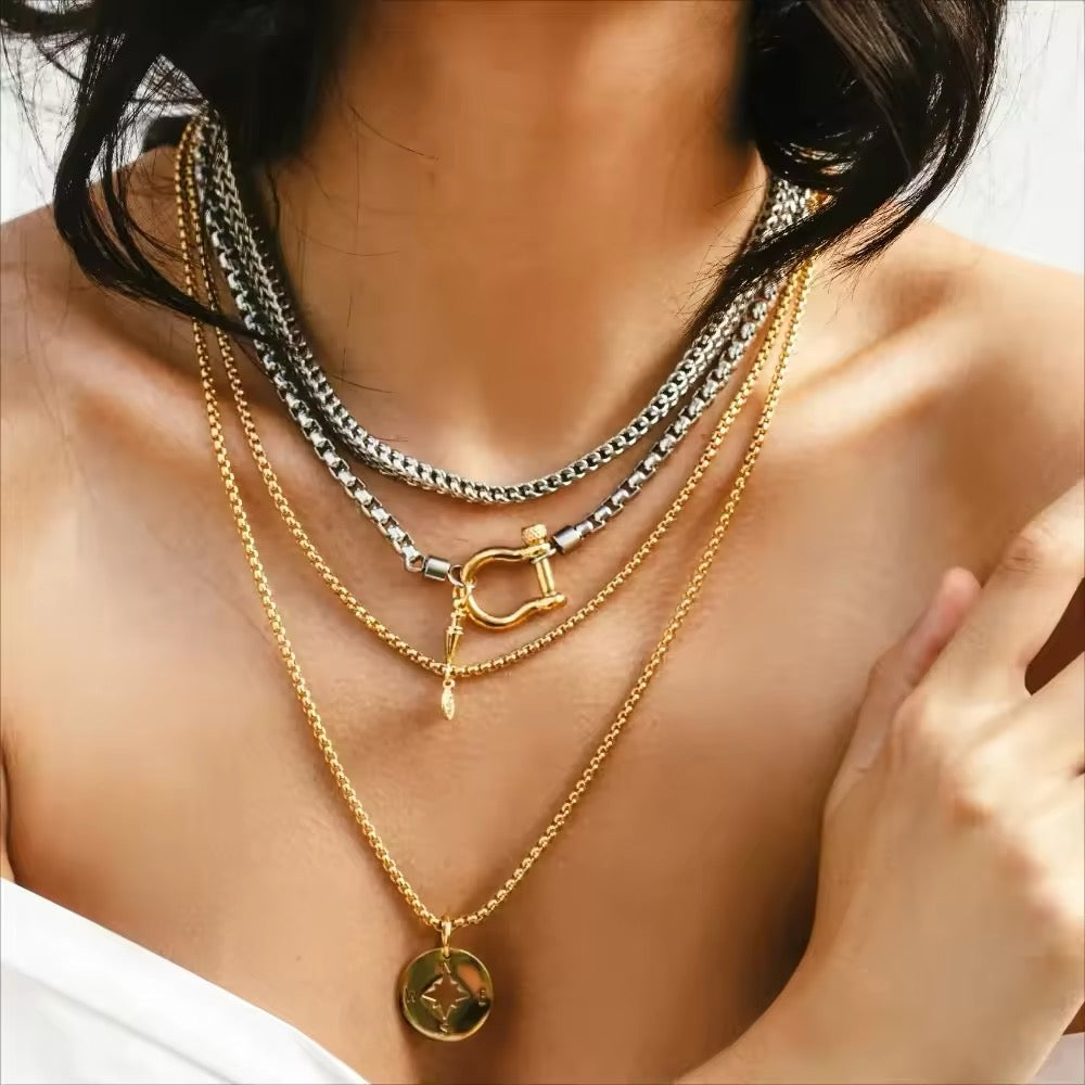 THE HERRADURA necklace set